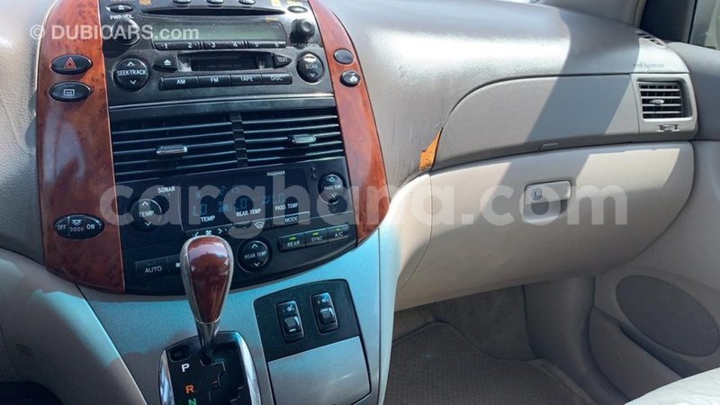 Big with watermark toyota sienna ashanti import dubai 42025