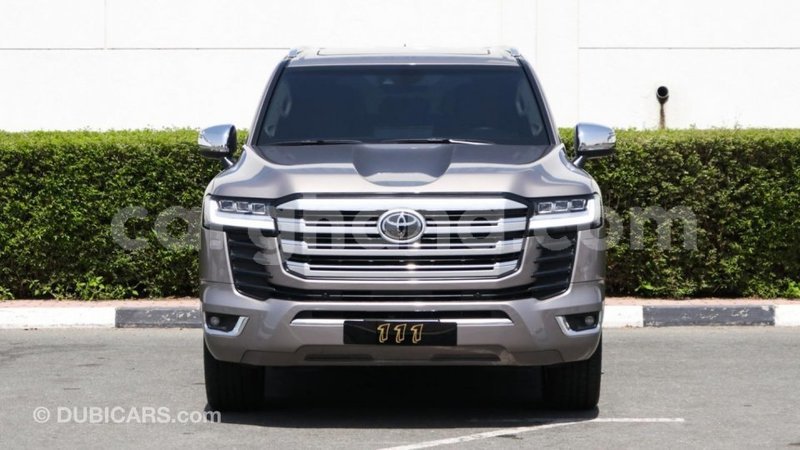 Big with watermark toyota land cruiser ashanti import dubai 42028