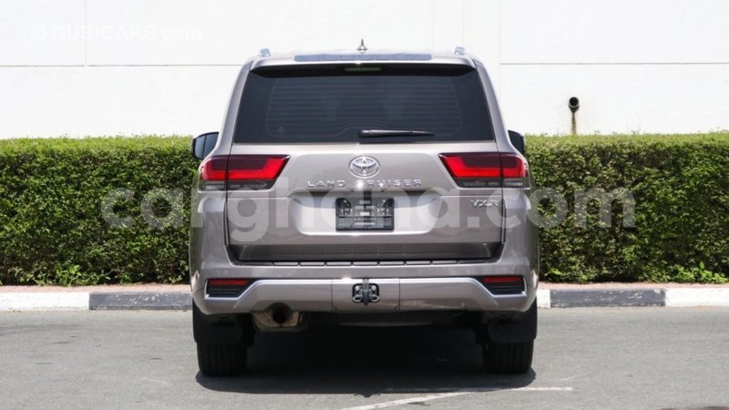 Big with watermark toyota land cruiser ashanti import dubai 42028