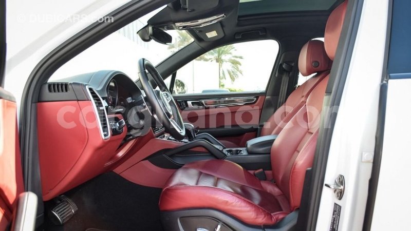 Big with watermark porsche cayenne ashanti import dubai 42030