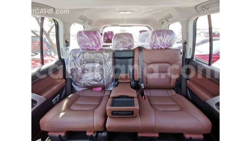 Big with watermark toyota land cruiser ashanti import dubai 42033