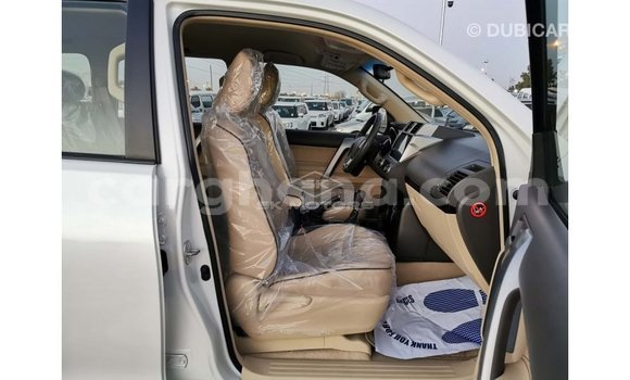 Buy Import Toyota Land Cruiser White Car in Import - Dubai in Ashanti Buy Import Toyota Land Cruiser White Car in Import - Dubai in Ashanti