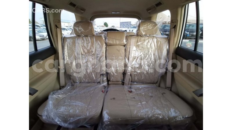 Big with watermark toyota land cruiser ashanti import dubai 42034