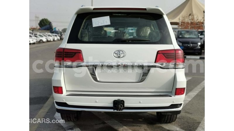 Big with watermark toyota land cruiser ashanti import dubai 42035