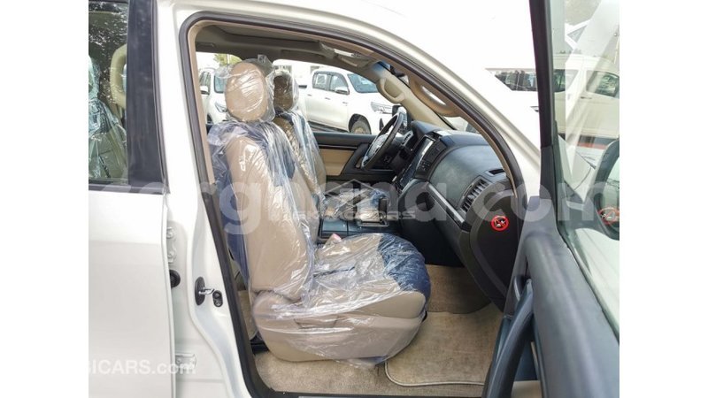 Big with watermark toyota land cruiser ashanti import dubai 42035