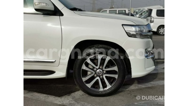 Big with watermark toyota land cruiser ashanti import dubai 42035