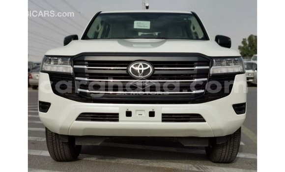 Sayi Imported Toyota Land Cruiser White Mota in Import - Dubai a Ashanti Sayi Imported Toyota Land Cruiser White Mota in Import - Dubai a Ashanti