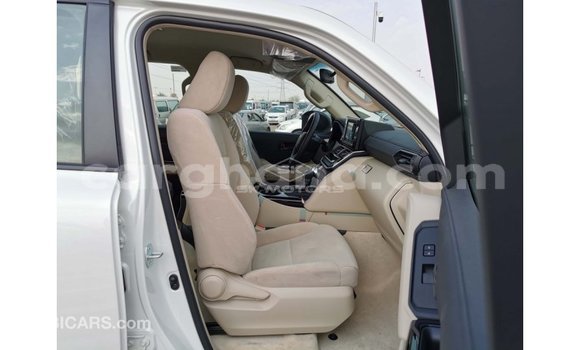 Sayi Imported Toyota Land Cruiser White Mota in Import - Dubai a Ashanti Sayi Imported Toyota Land Cruiser White Mota in Import - Dubai a Ashanti