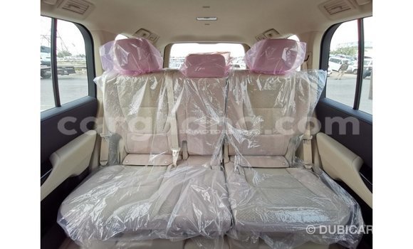 Sayi Imported Toyota Land Cruiser White Mota in Import - Dubai a Ashanti Sayi Imported Toyota Land Cruiser White Mota in Import - Dubai a Ashanti