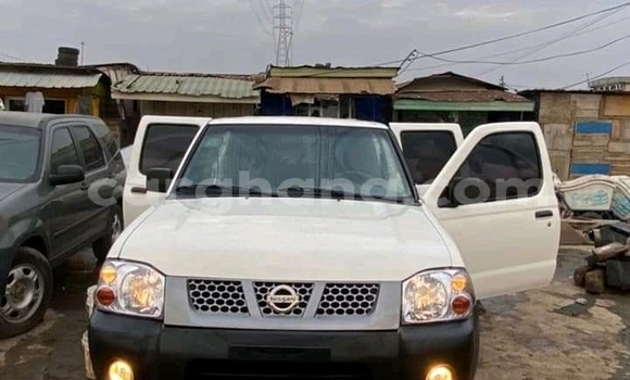 Ra Àlòkù Nissan Hardbody funfun Ọkọ̀ in Accra ni Greater Accra Ra Àlòkù Nissan Hardbody funfun Ọkọ̀ in Accra ni Greater Accra