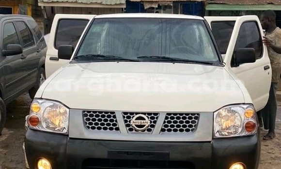 Ra Àlòkù Nissan Hardbody funfun Ọkọ̀ in Accra ni Greater Accra Ra Àlòkù Nissan Hardbody funfun Ọkọ̀ in Accra ni Greater Accra