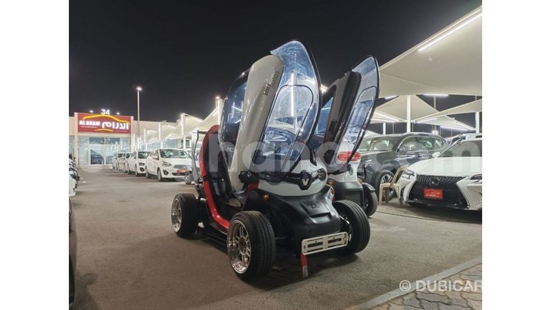 Big with watermark renault twizy ashanti import dubai 42073