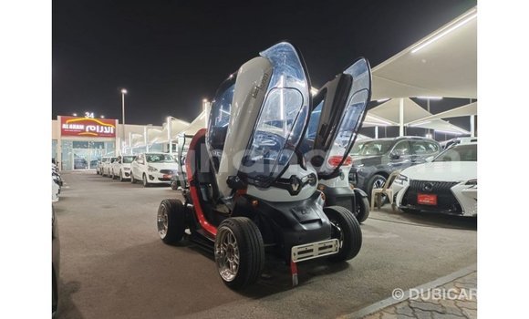Ra Imported Renault Twizy Red Ọkọ̀ in Import - Dubai ni Ashanti Ra Imported Renault Twizy Red Ọkọ̀ in Import - Dubai ni Ashanti