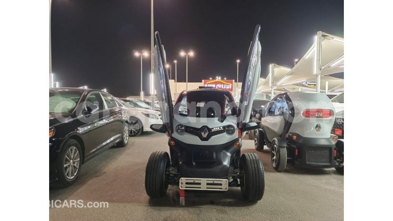 Big with watermark renault twizy ashanti import dubai 42073