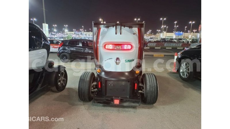 Big with watermark renault twizy ashanti import dubai 42073