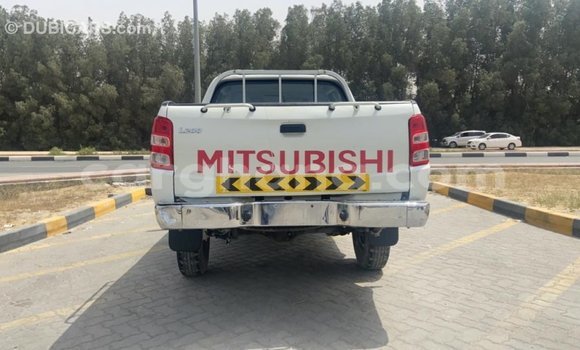 Ra Imported Mitsubishi L200 funfun Ọkọ̀ in Import - Dubai ni Ashanti Ra Imported Mitsubishi L200 funfun Ọkọ̀ in Import - Dubai ni Ashanti