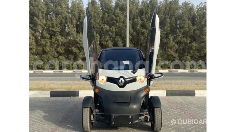 Big with watermark renault 18 ashanti import dubai 42079