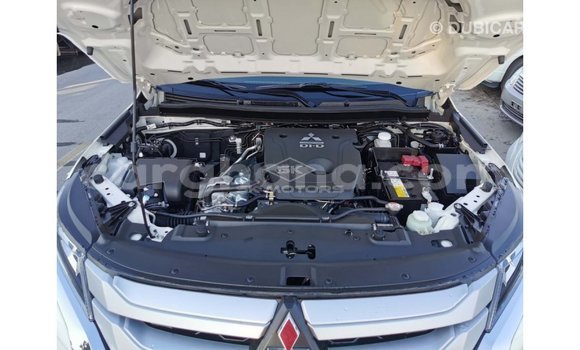 Buy Import Mitsubishi L200 White Car in Import - Dubai in Ashanti Buy Import Mitsubishi L200 White Car in Import - Dubai in Ashanti