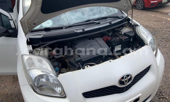 Ra Àlòkù Toyota Yaris funfun Ọkọ̀ in Sekondi–Takoradi Metropolitan ni Oorun Ra Àlòkù Toyota Yaris funfun Ọkọ̀ in Sekondi–Takoradi Metropolitan ni Oorun