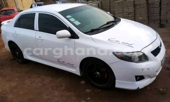 Sayi Na hannu Toyota Corolla White Mota in Accra a Greater Accra Sayi Na hannu Toyota Corolla White Mota in Accra a Greater Accra
