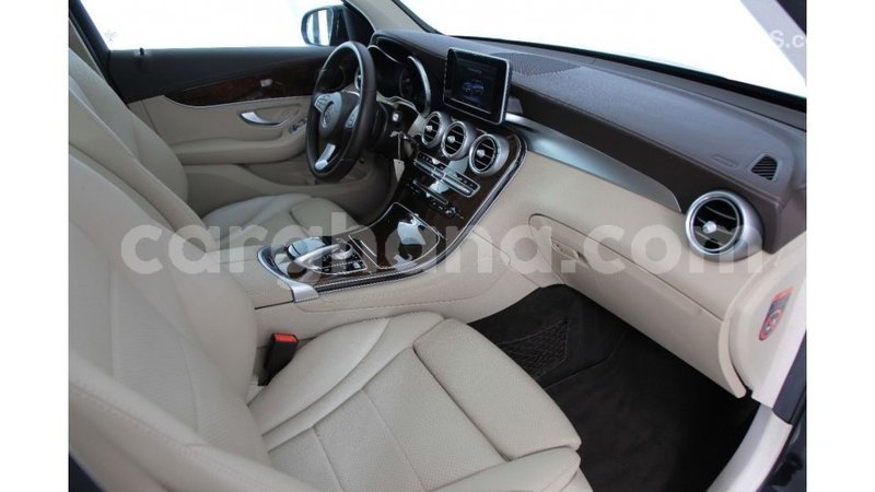 Big with watermark mercedes benz a200 ashanti import dubai 42133