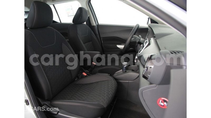 Big with watermark nissan evalia ashanti import dubai 42144