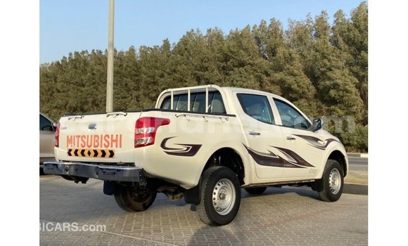 Ra Imported Mitsubishi L200 funfun Ọkọ̀ in Import - Dubai ni Ashanti Ra Imported Mitsubishi L200 funfun Ọkọ̀ in Import - Dubai ni Ashanti
