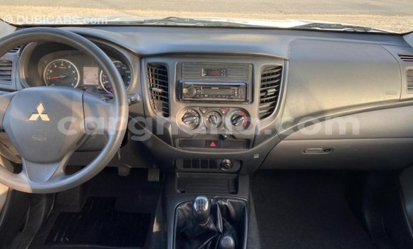 Ra Imported Mitsubishi L200 funfun Ọkọ̀ in Import - Dubai ni Ashanti Ra Imported Mitsubishi L200 funfun Ọkọ̀ in Import - Dubai ni Ashanti