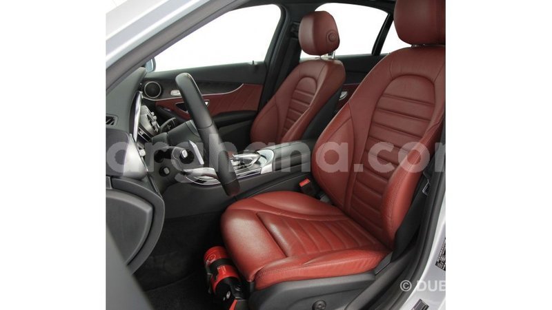 Big with watermark mercedes benz a200 ashanti import dubai 42158