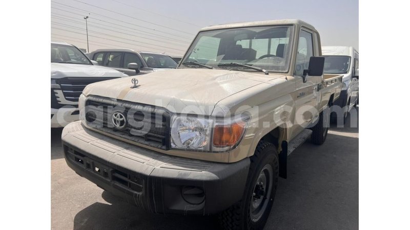 Big with watermark toyota land cruiser ashanti import dubai 42167