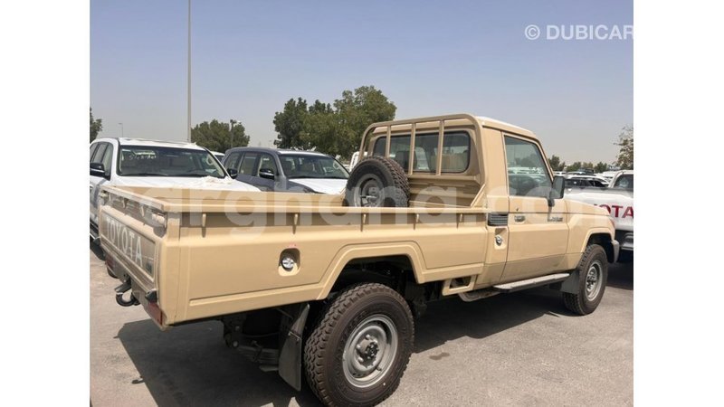 Big with watermark toyota land cruiser ashanti import dubai 42167