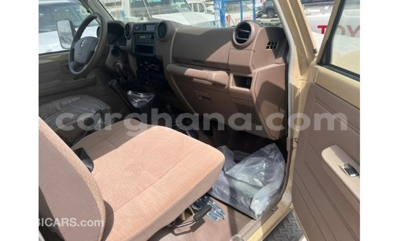 Sayi Imported Toyota Land Cruiser M Mota in Import - Dubai a Ashanti Sayi Imported Toyota Land Cruiser M Mota in Import - Dubai a Ashanti