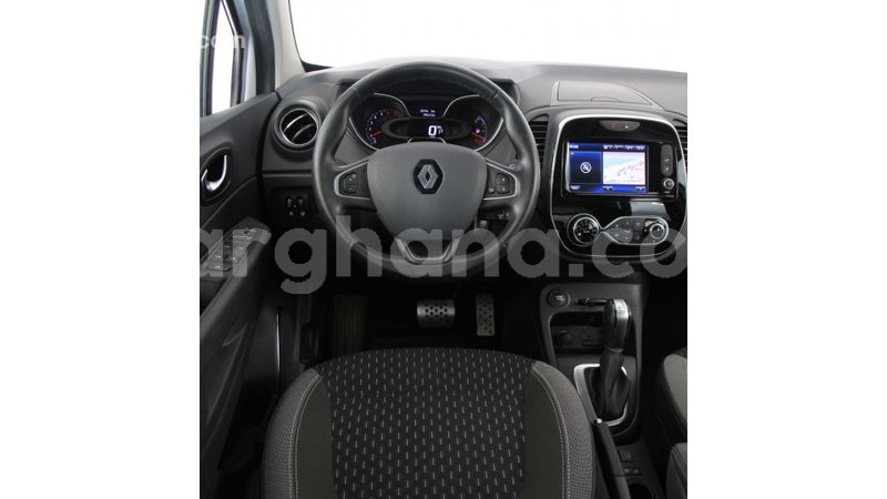 Big with watermark renault captur ashanti import dubai 42168