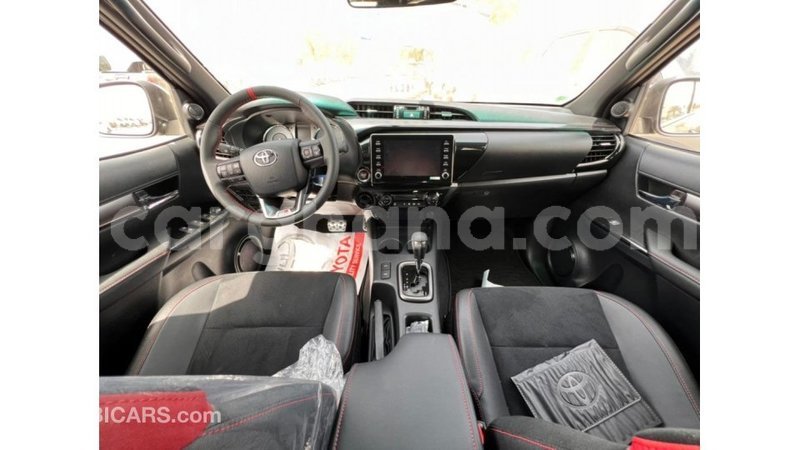 Big with watermark toyota hilux ashanti import dubai 42172