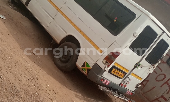 Sayi Na hannu Mercedes-Benz 740Li White Mota in Asiman a Greater Accra Sayi Na hannu Mercedes-Benz 740Li White Mota in Asiman a Greater Accra