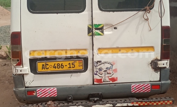 Sayi Na hannu Mercedes-Benz 740Li White Mota in Asiman a Greater Accra Sayi Na hannu Mercedes-Benz 740Li White Mota in Asiman a Greater Accra