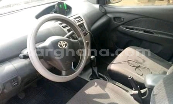 Sayi Na hannu Toyota Yaris Azurfa Mota in Accra a Greater Accra Sayi Na hannu Toyota Yaris Azurfa Mota in Accra a Greater Accra