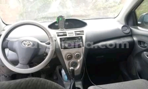 Sayi Na hannu Toyota Yaris Azurfa Mota in Accra a Greater Accra Sayi Na hannu Toyota Yaris Azurfa Mota in Accra a Greater Accra