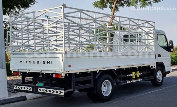 Ra Imported Mitsubishi i funfun Ọkọ̀ in Import - Dubai ni Ashanti Ra Imported Mitsubishi i funfun Ọkọ̀ in Import - Dubai ni Ashanti