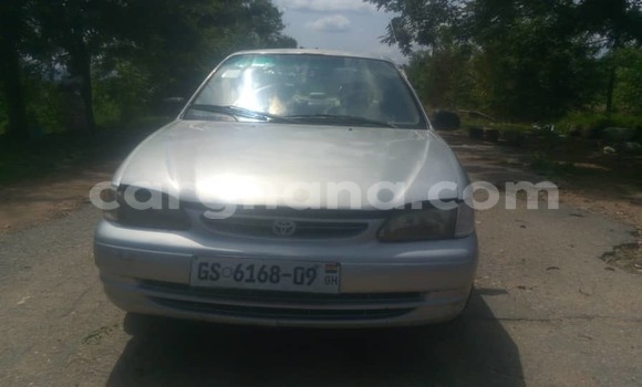 Sayi Na hannu Toyota Corolla Azurfa Mota in Ho a Volta Sayi Na hannu Toyota Corolla Azurfa Mota in Ho a Volta