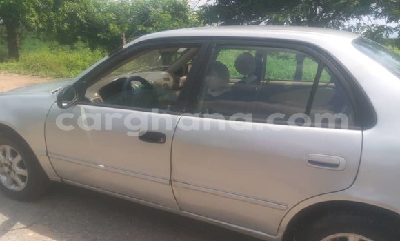 Sayi Na hannu Toyota Corolla Azurfa Mota in Ho a Volta Sayi Na hannu Toyota Corolla Azurfa Mota in Ho a Volta