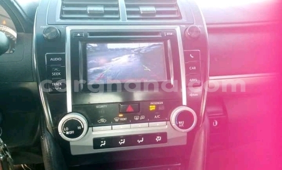 Sayi Na hannu Toyota Camry White Mota in Accra a Greater Accra Sayi Na hannu Toyota Camry White Mota in Accra a Greater Accra