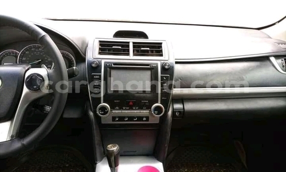 Sayi Na hannu Toyota Camry White Mota in Accra a Greater Accra Sayi Na hannu Toyota Camry White Mota in Accra a Greater Accra
