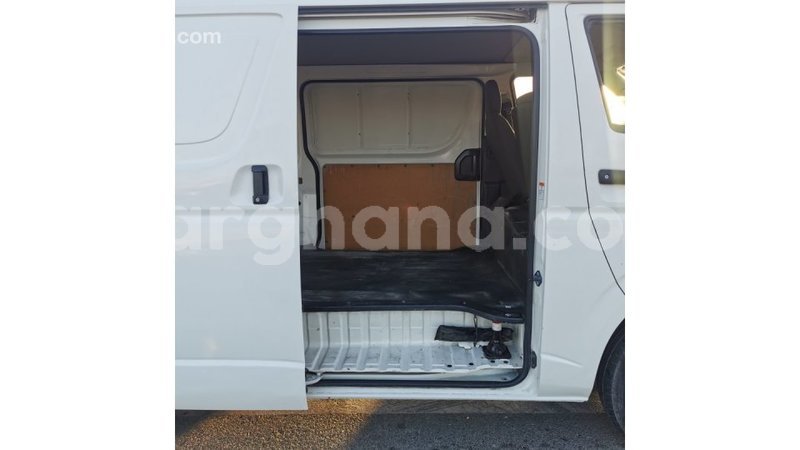 Big with watermark toyota hiace ashanti import dubai 42210