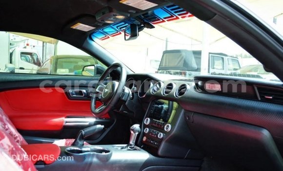 Ra Imported Ford Mustang funfun Ọkọ̀ in Import - Dubai ni Ashanti Ra Imported Ford Mustang funfun Ọkọ̀ in Import - Dubai ni Ashanti