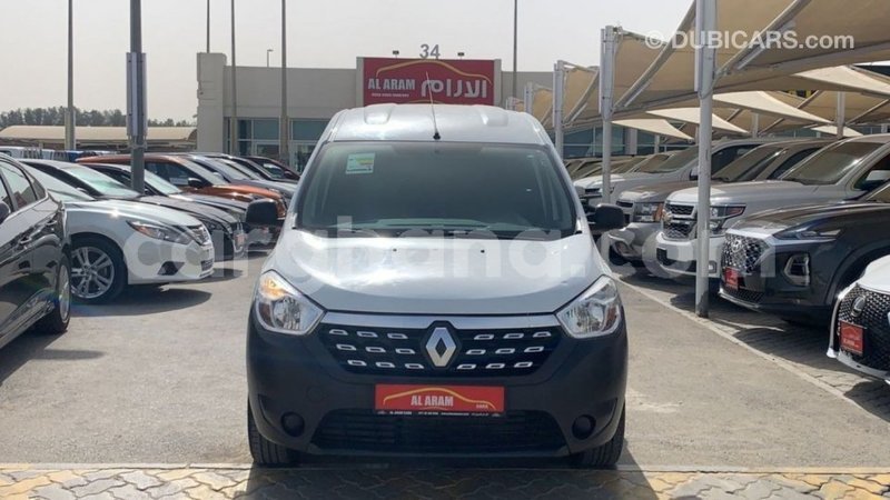 Big with watermark renault 6 ashanti import dubai 42215