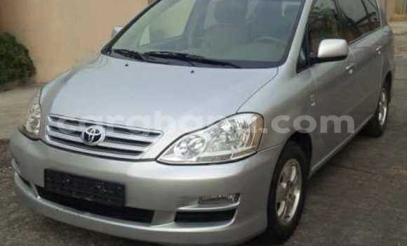 Ra Àlòkù Toyota Corolla Silver Ọkọ̀ in Accra ni Greater Accra