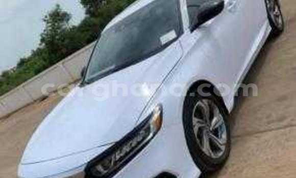 Ra Àlòkù Honda Accord funfun Ọkọ̀ in Accra ni Greater Accra