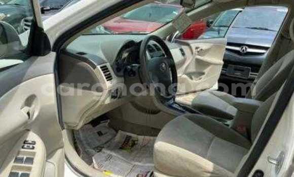 Sayi Na hannu Toyota Corolla White Mota in Accra a Greater Accra Sayi Na hannu Toyota Corolla White Mota in Accra a Greater Accra