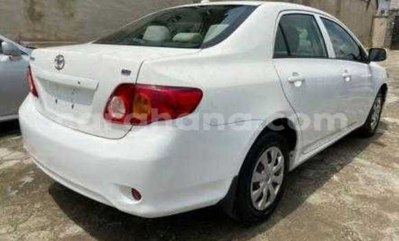 Sayi Na hannu Toyota Corolla White Mota in Accra a Greater Accra Sayi Na hannu Toyota Corolla White Mota in Accra a Greater Accra